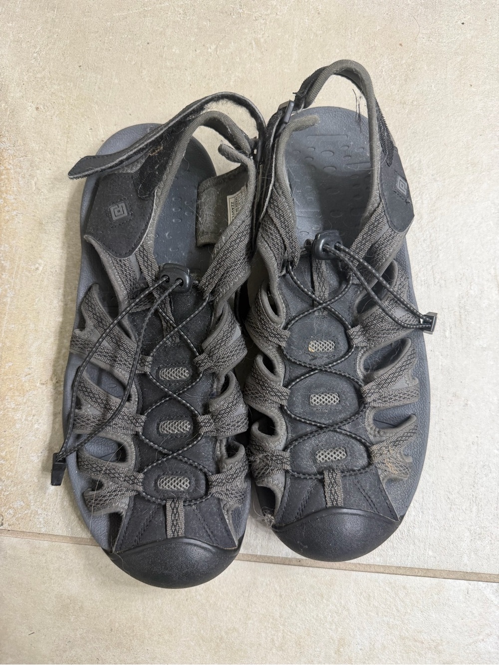 Dream Pairs Men's Closed-Toe Sport Sandal in Black - Picture 2 of 3